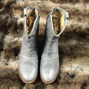 EUC Patron Gray Leather Boots